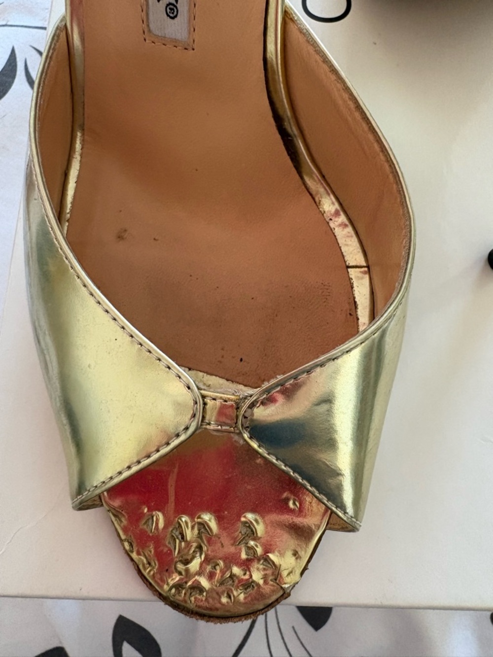 Manolo Blahnik Shiny Metallic Gold Slingback Peep-Toe Heels - Picture 4 of 9